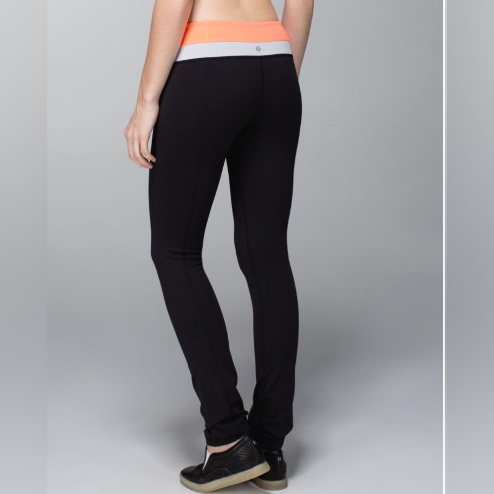Lululemon Skinny Groove Pant *Full-On Luon Black Very Silver Spoon- Size 6